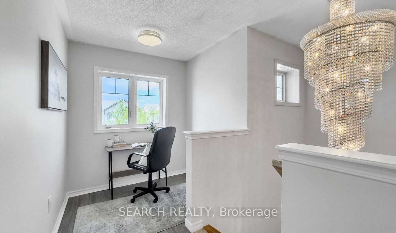 34 Enford Cres