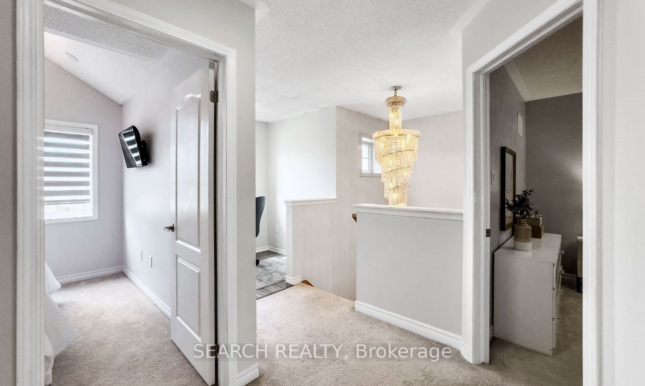 34 Enford Cres