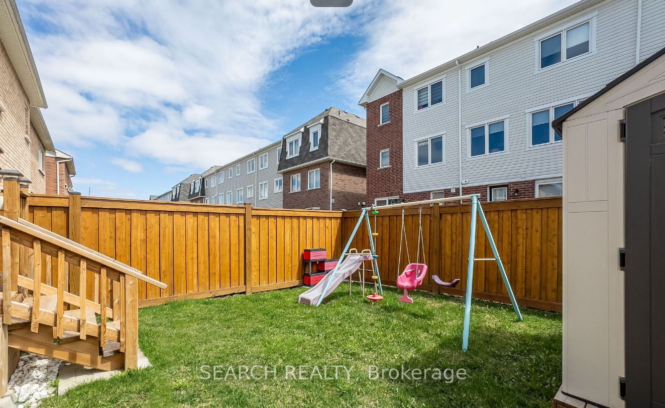 34 Enford Cres