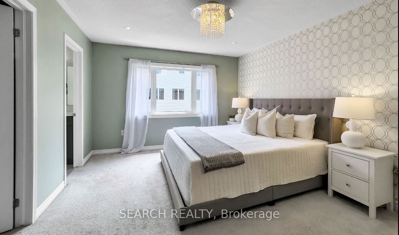 34 Enford Cres