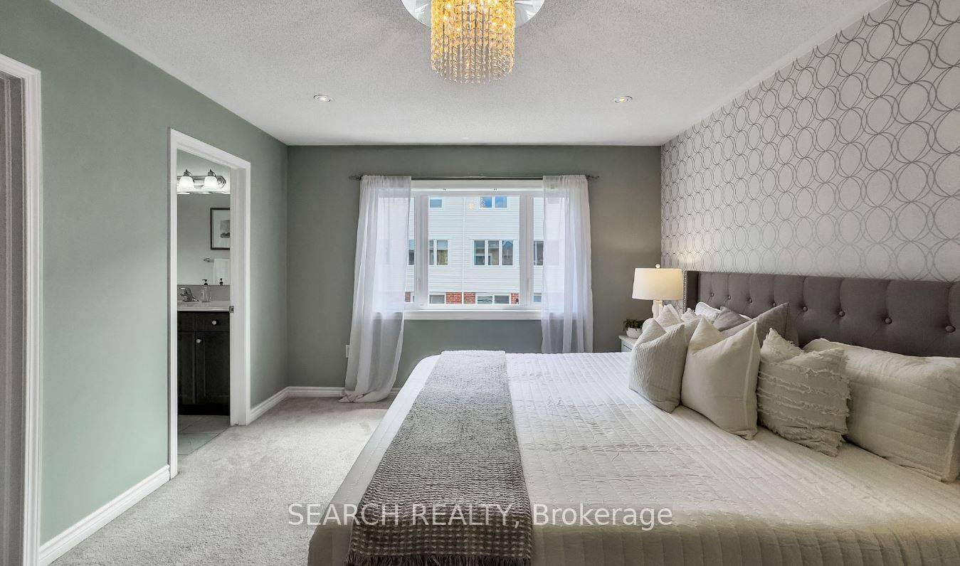 34 Enford Cres