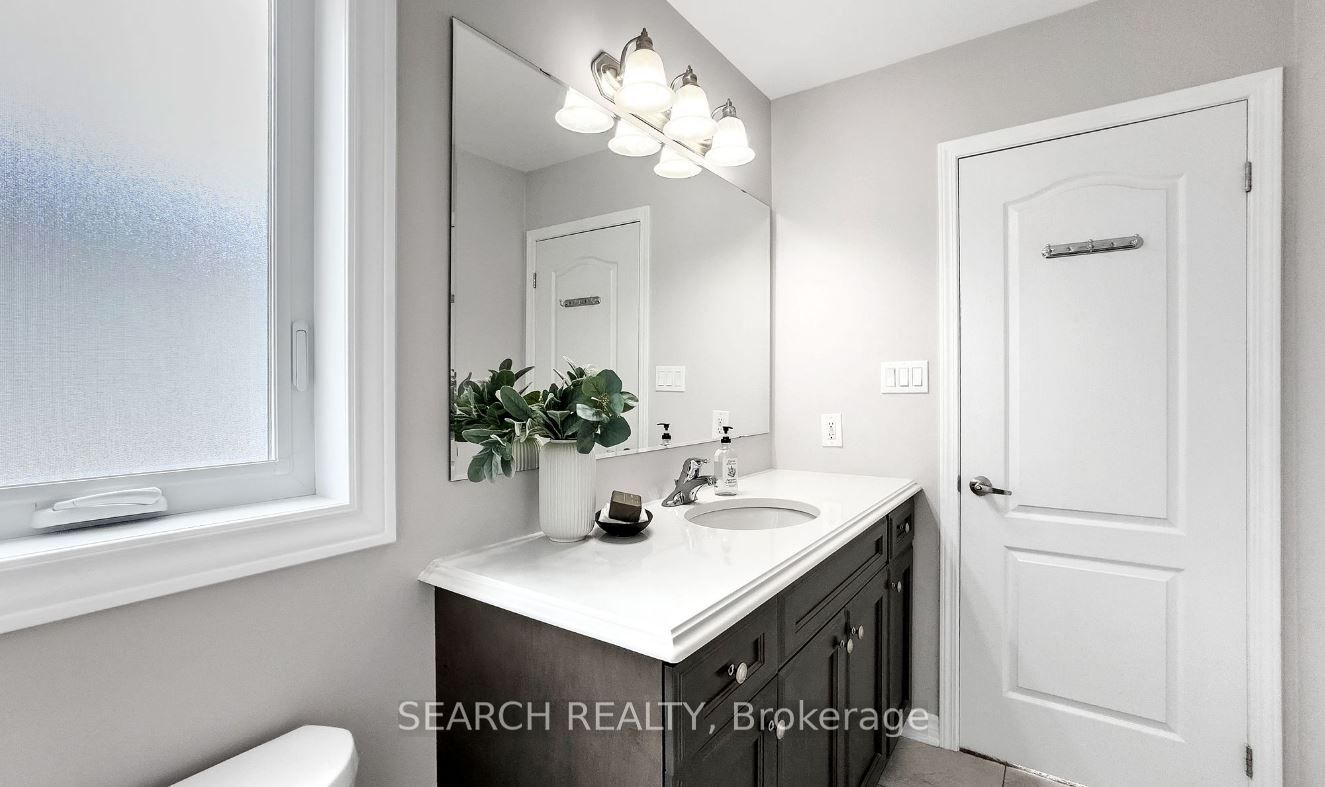 34 Enford Cres
