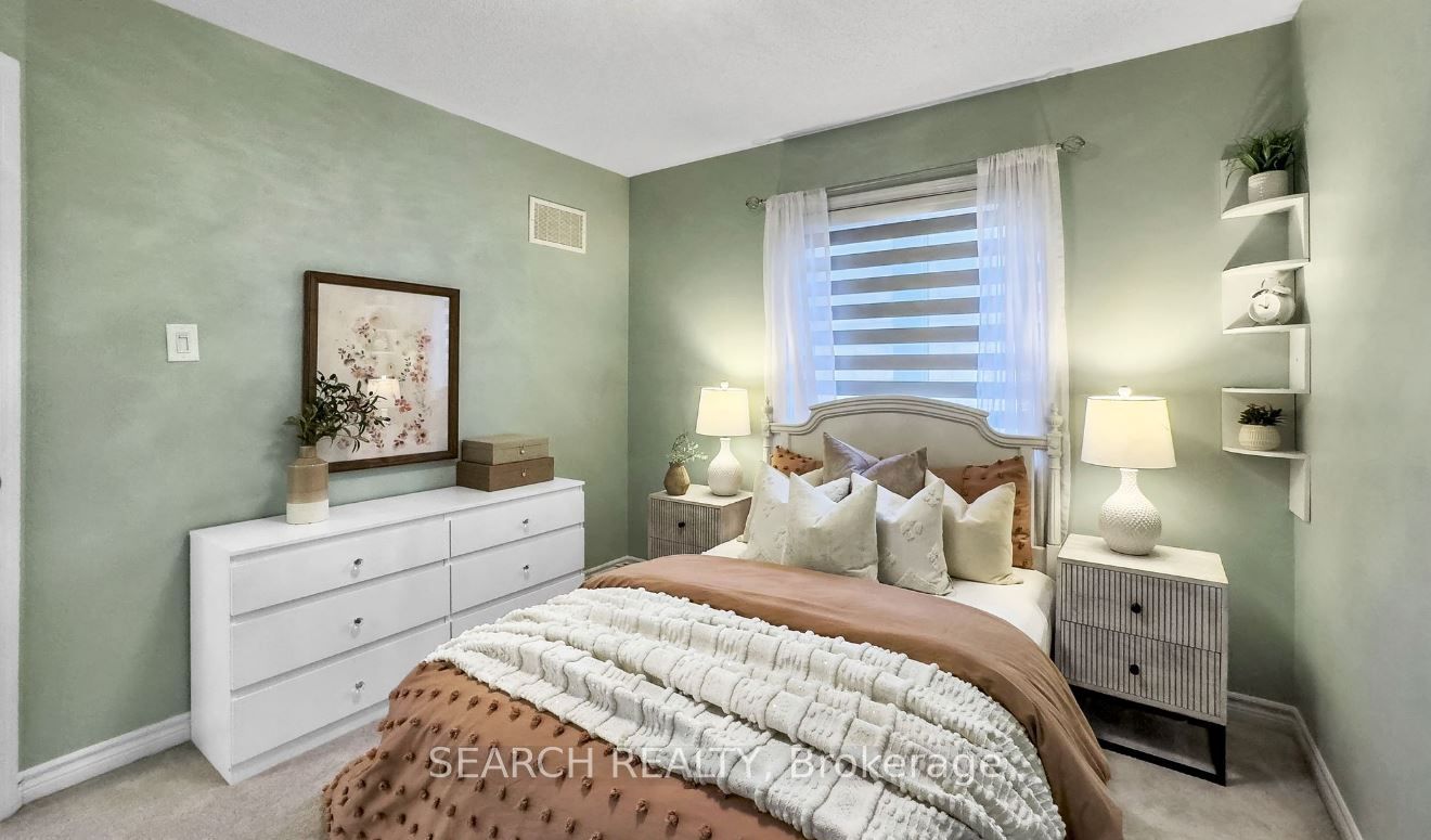 34 Enford Cres