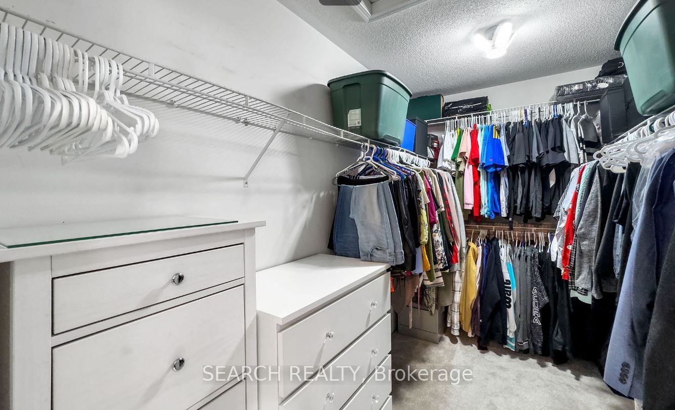 34 Enford Cres