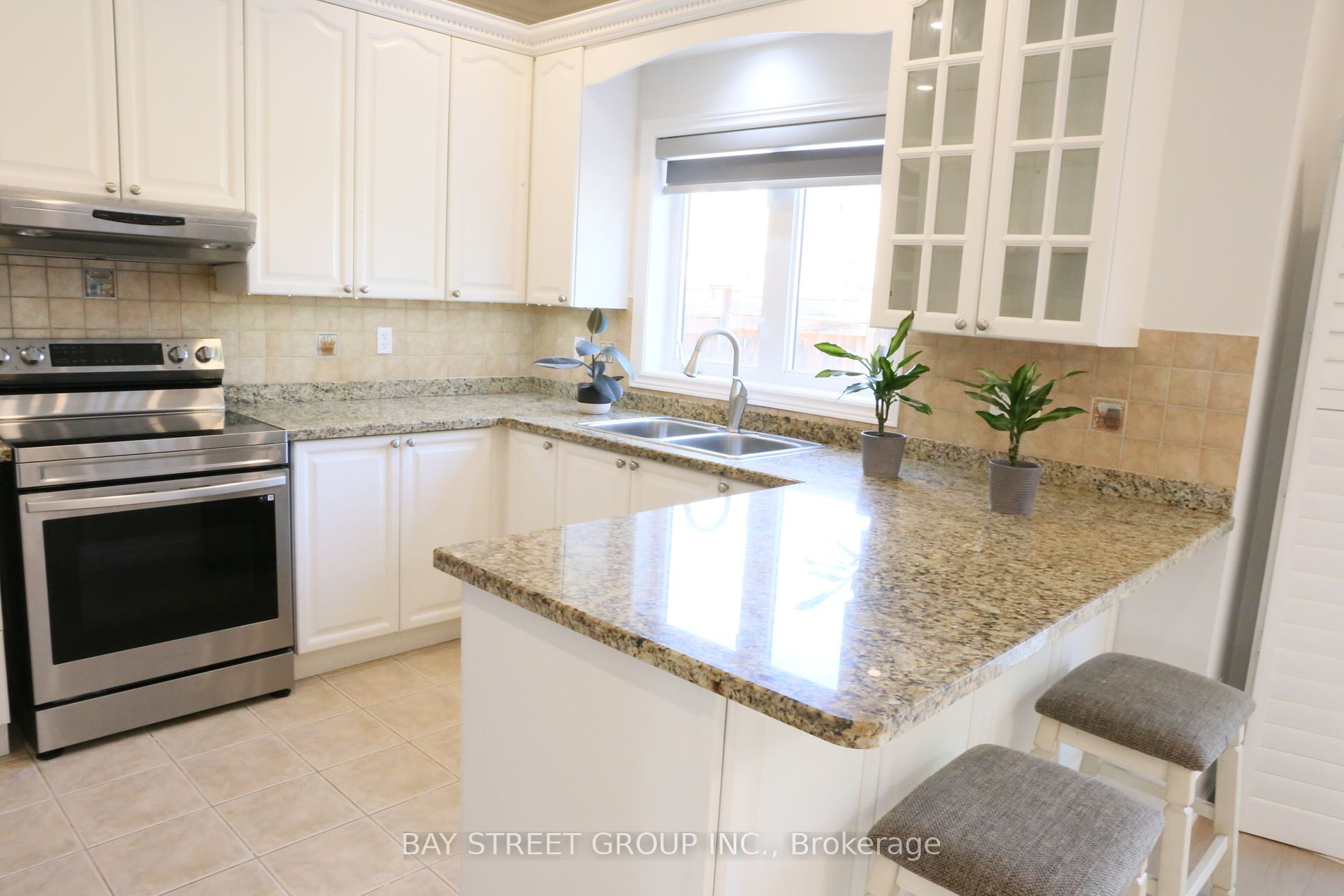 2309 Coronation Dr