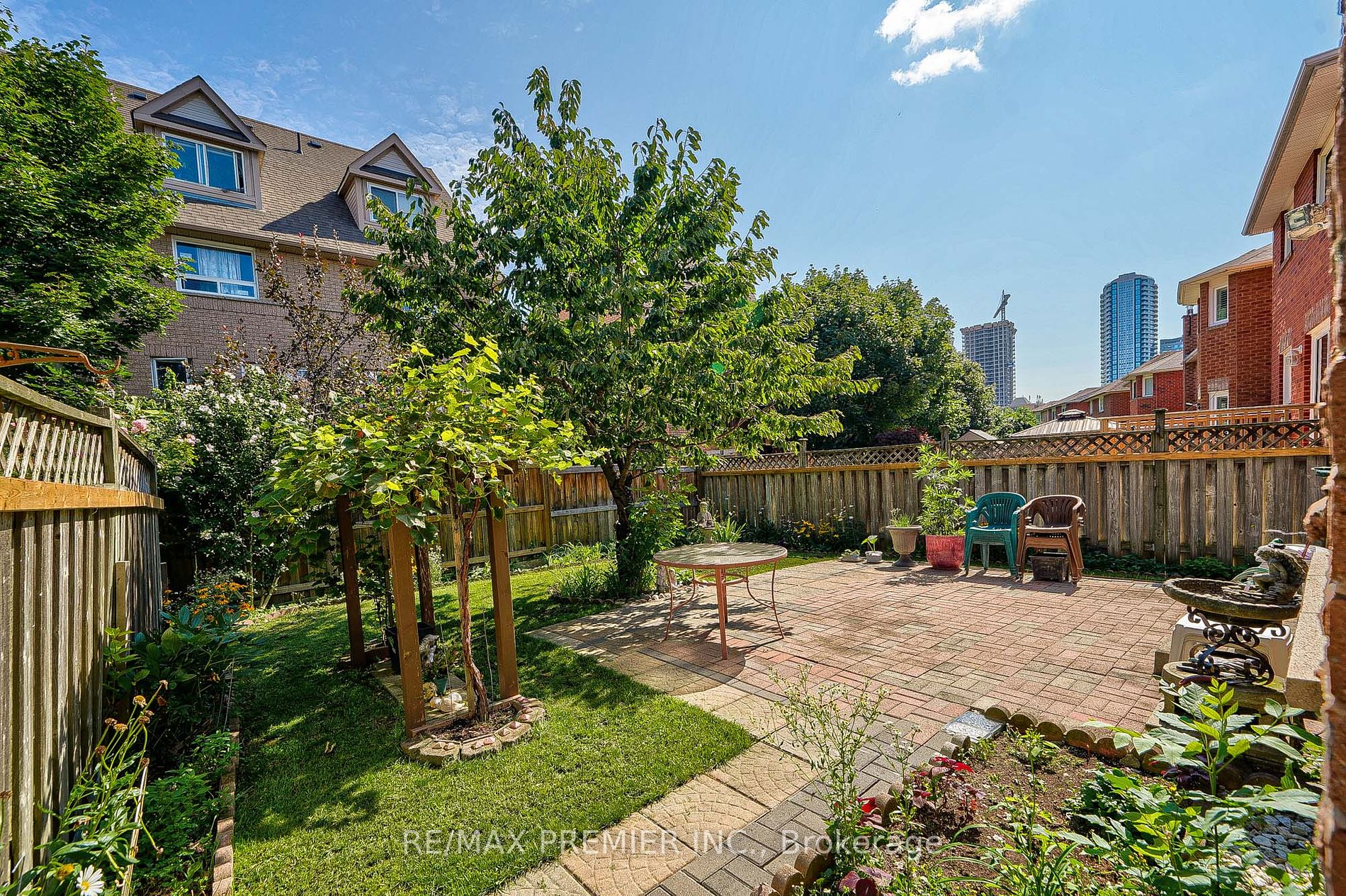 5235 HUNTINGFIELD Drive