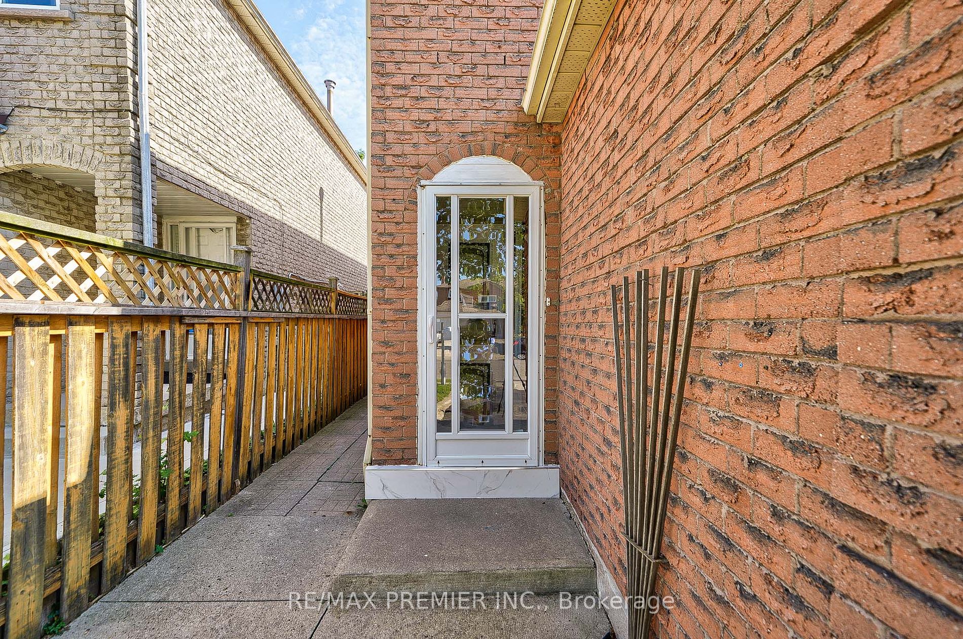 5235 HUNTINGFIELD Drive
