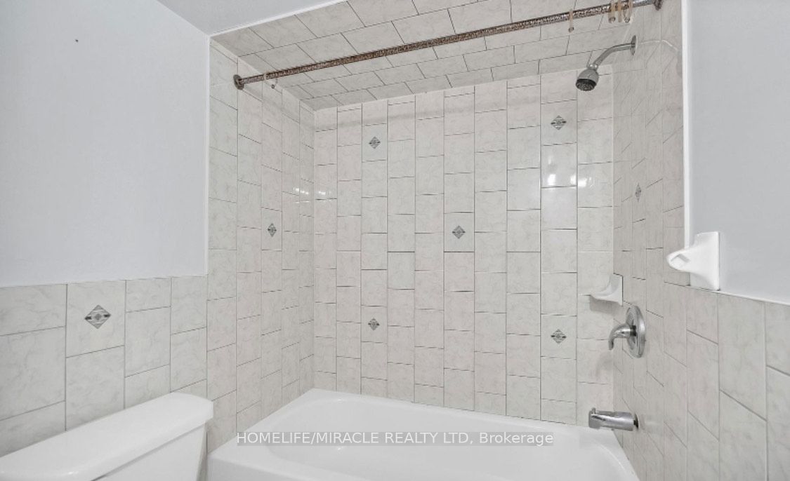 6 Mistybrook Cres