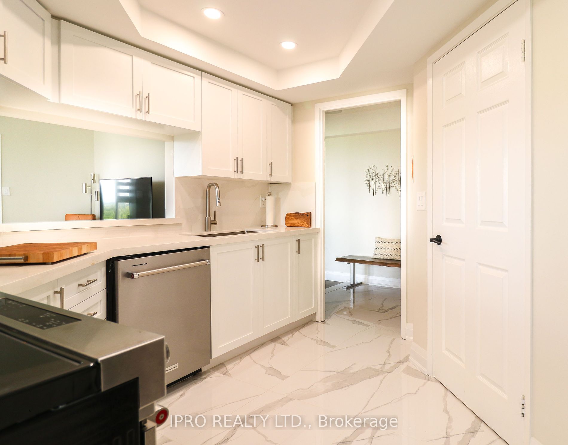 1271 Walden Circ, #1201