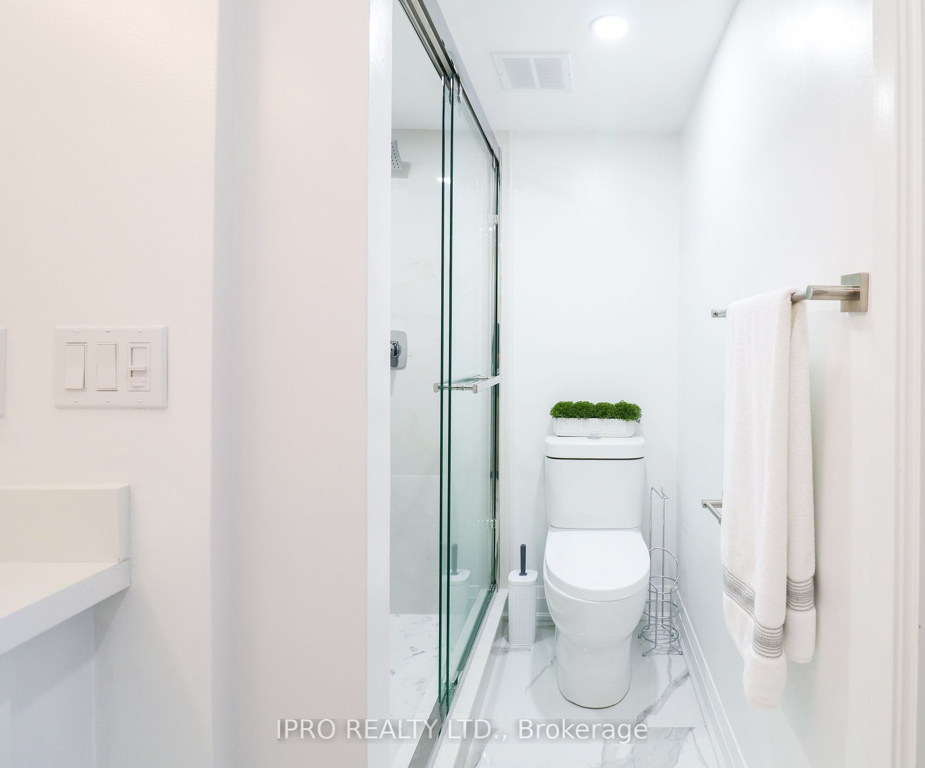 1271 Walden Circ, #1201
