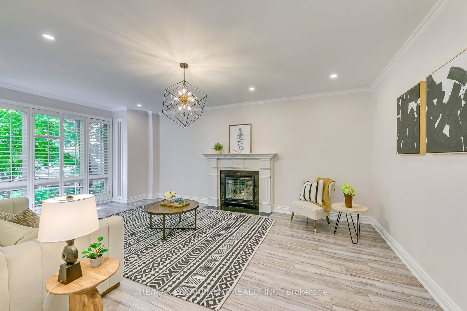 341 Acacia Crt