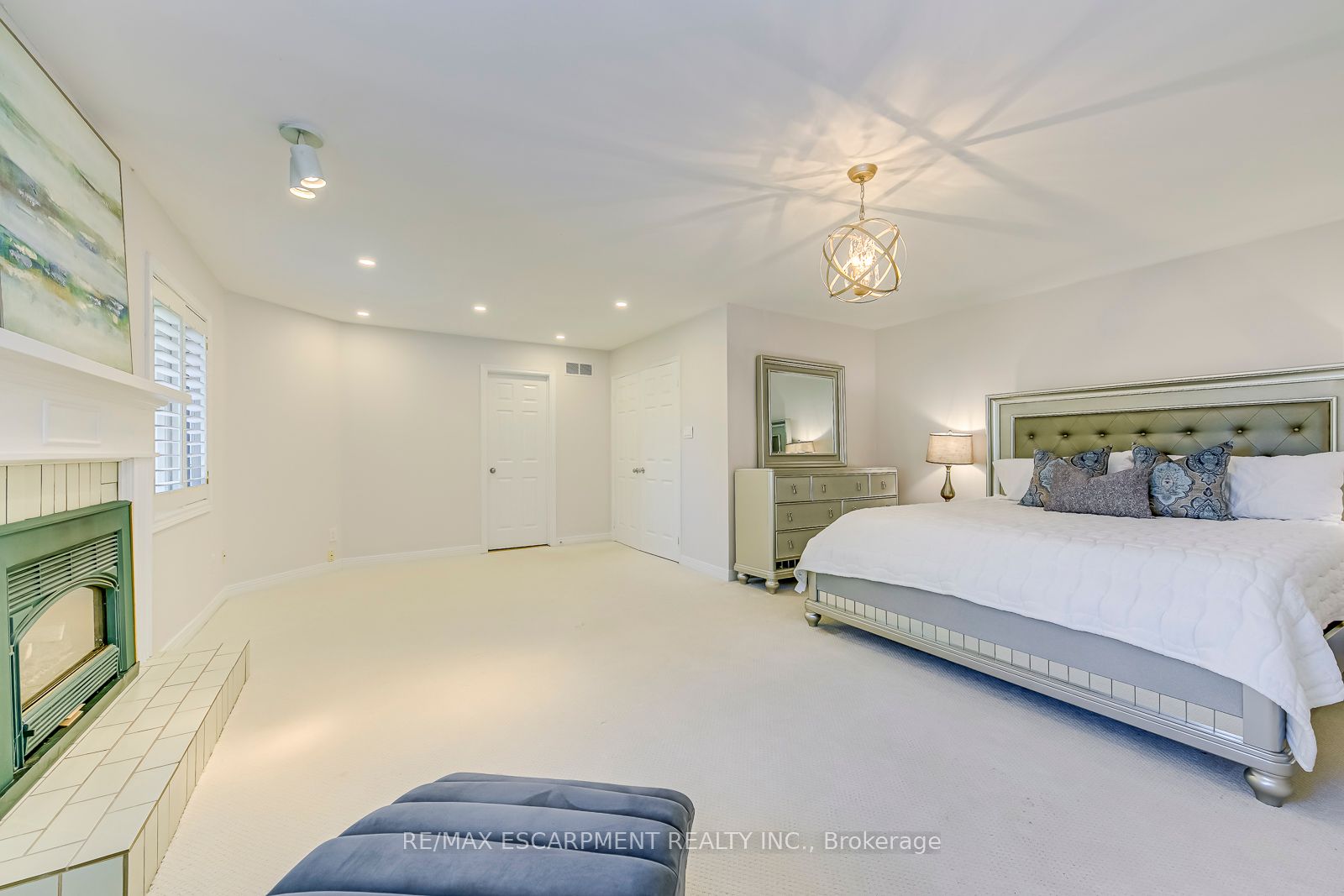 341 Acacia Crt