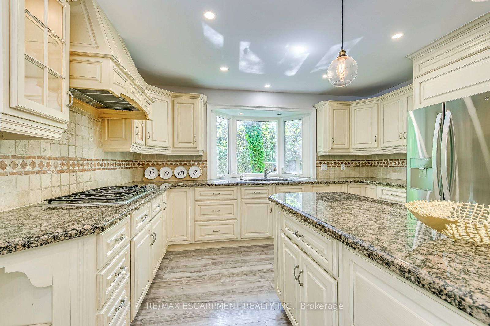 341 Acacia Crt