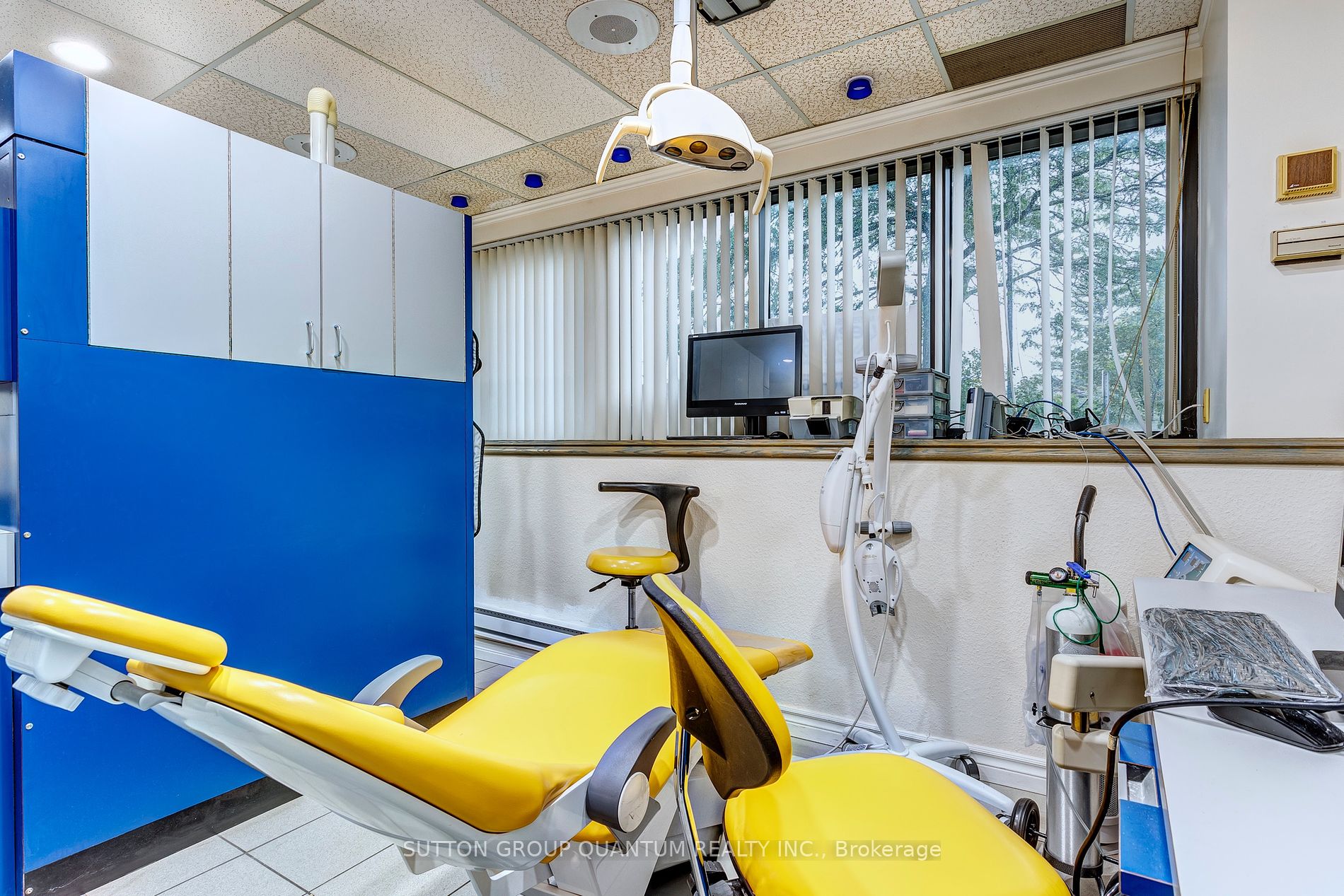 170 Queensway West Avenue W, #2