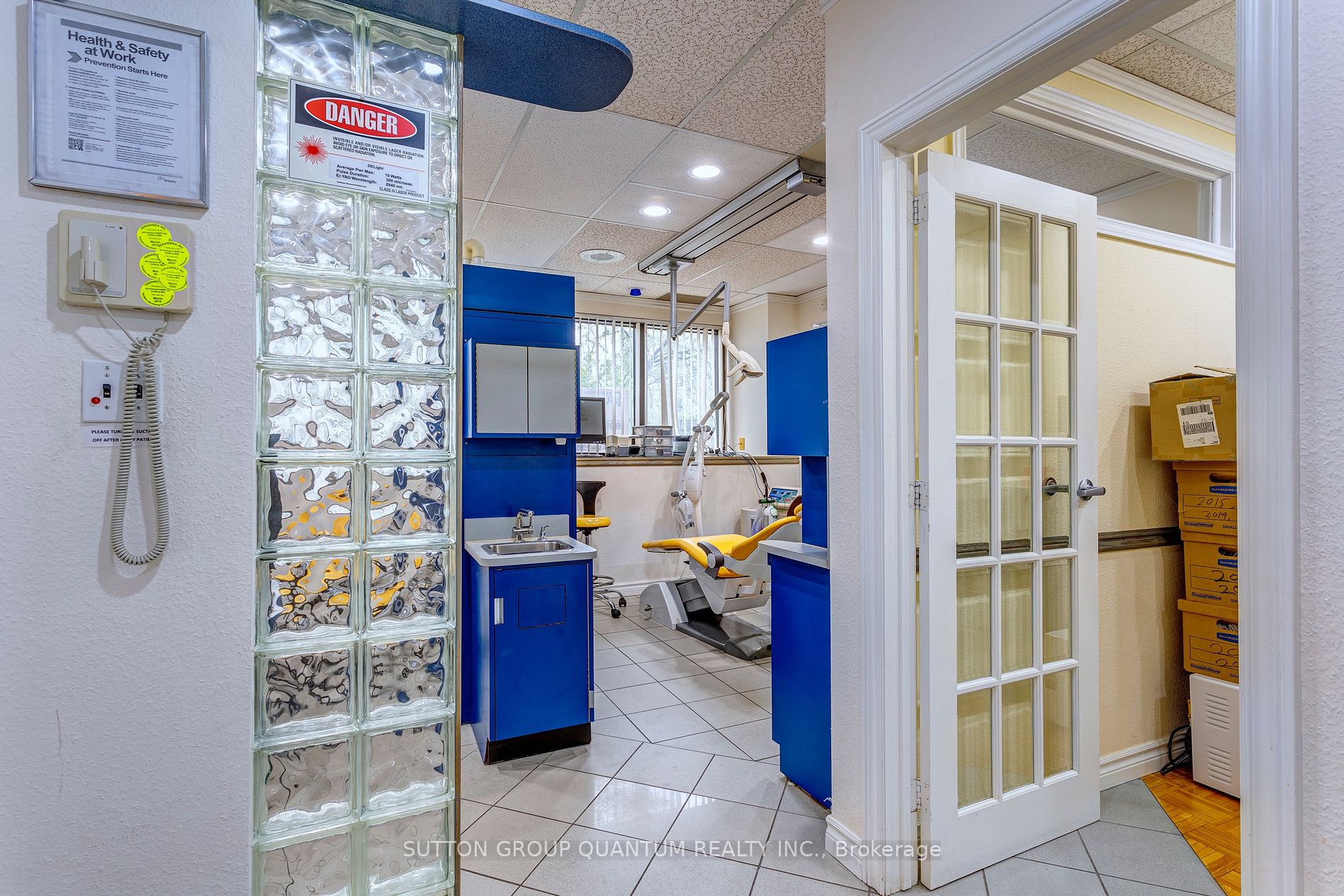 170 Queensway West Avenue W, #2