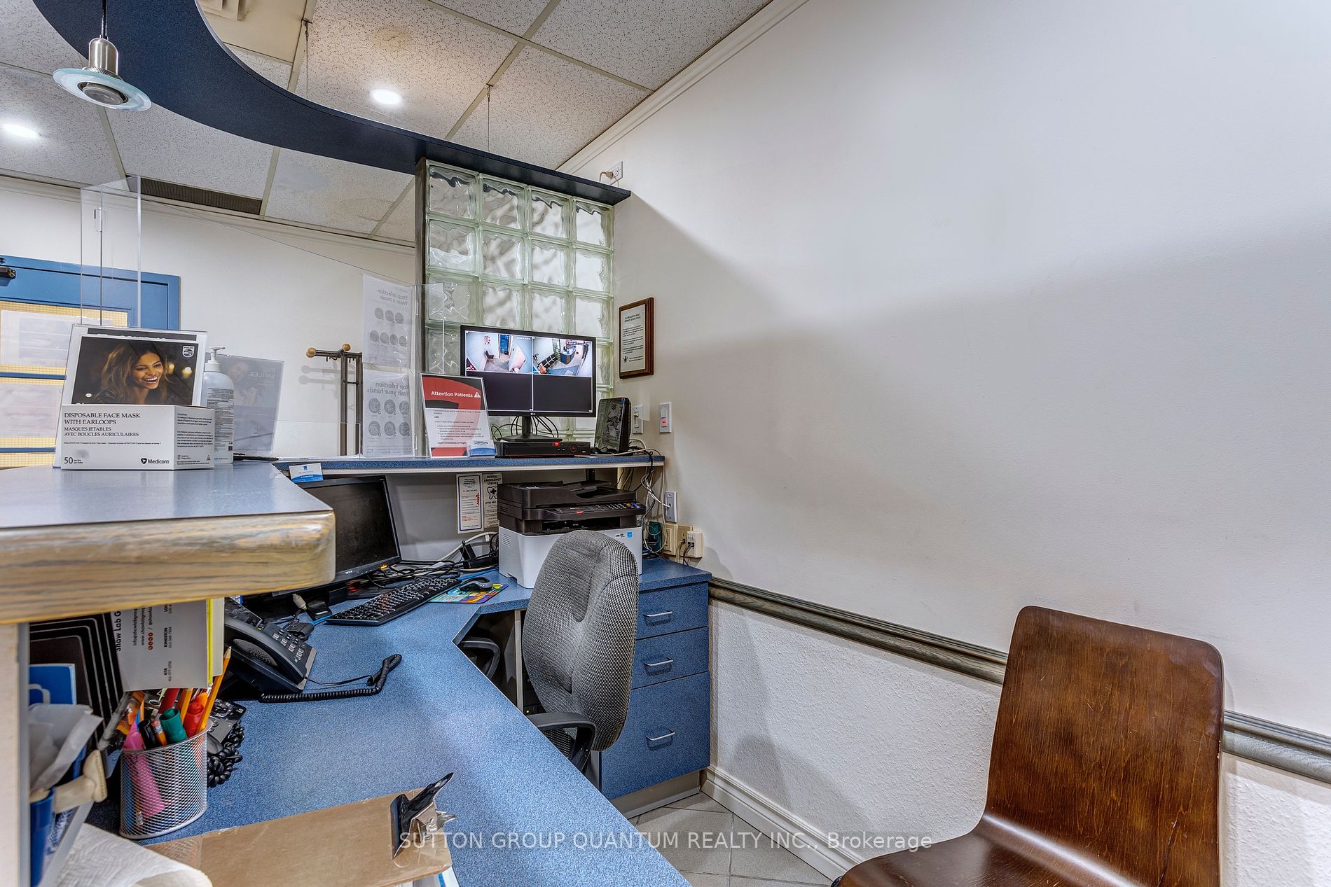 170 Queensway West Avenue W, #2