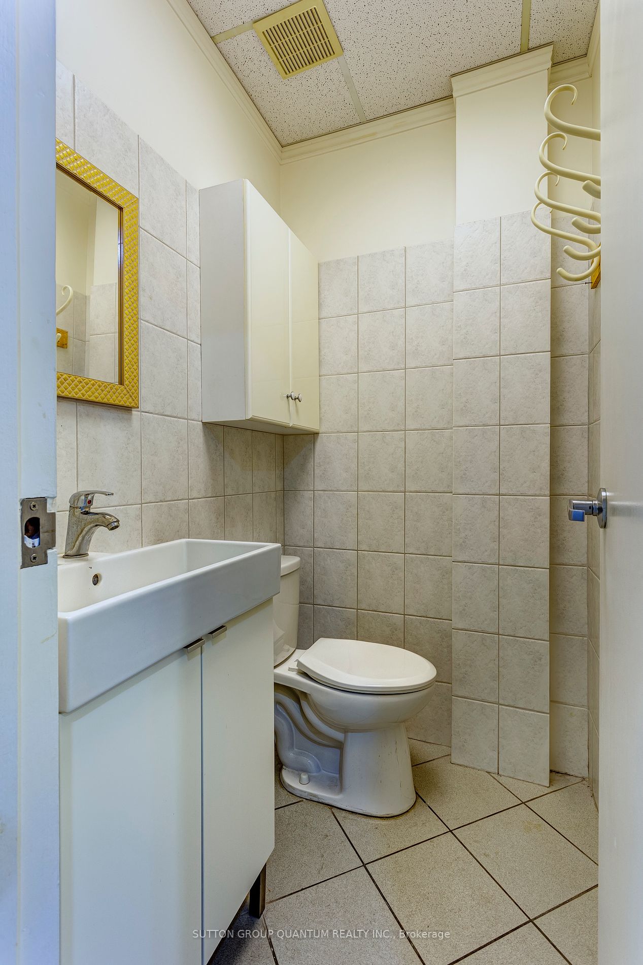 170 Queensway West Avenue W, #2