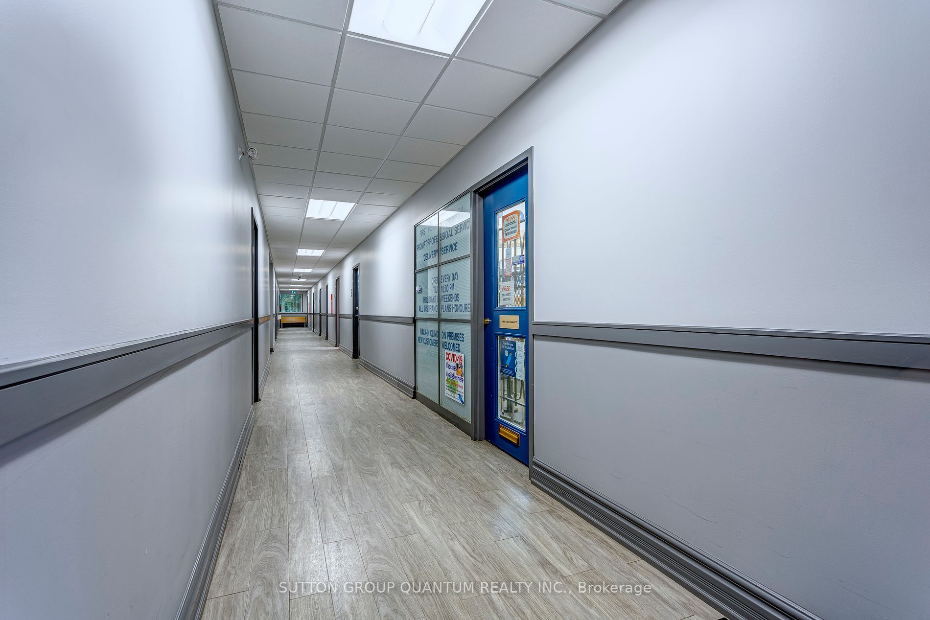 170 Queensway West Avenue W, #2