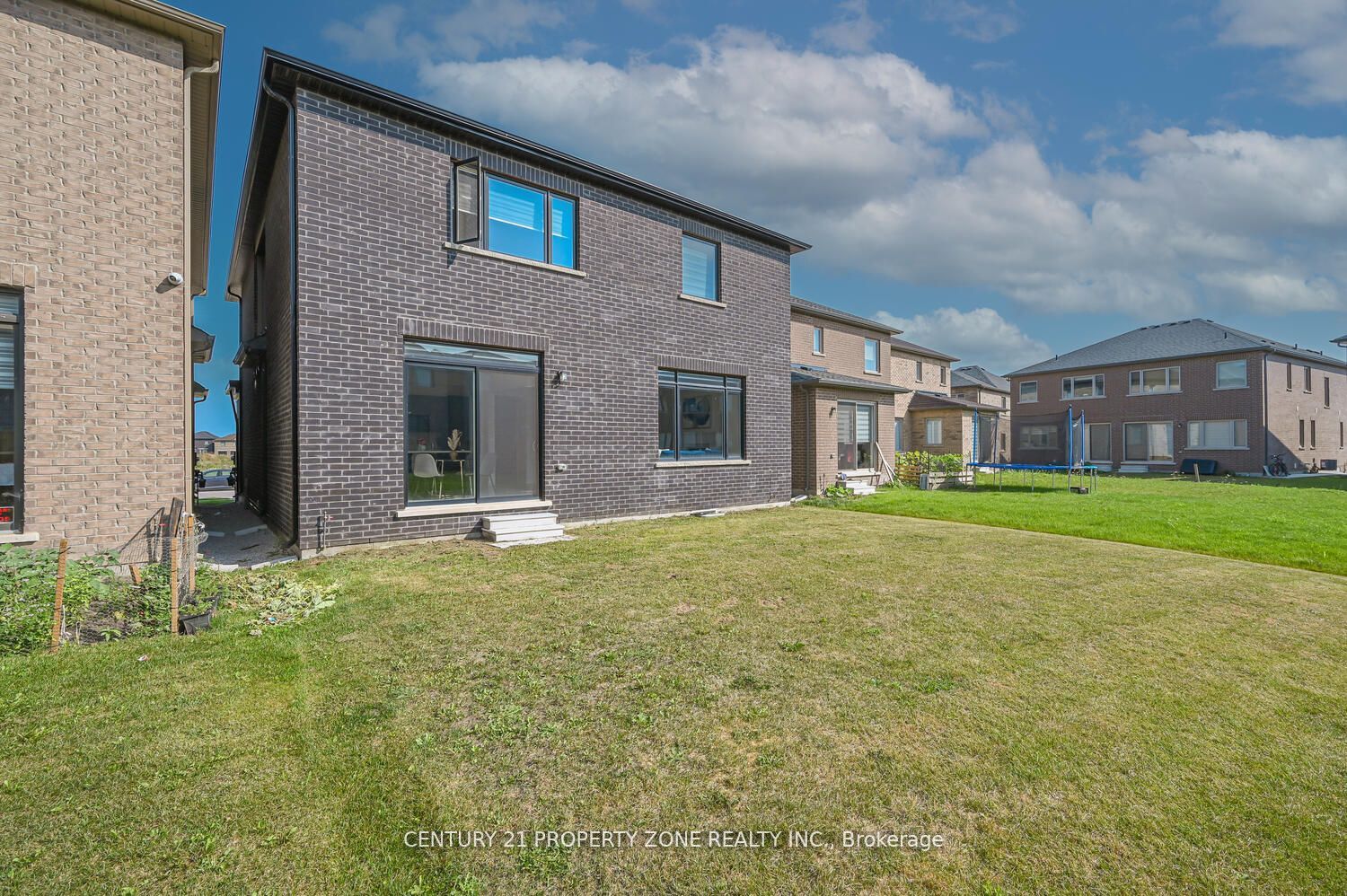 20 Tweedhill Ave
