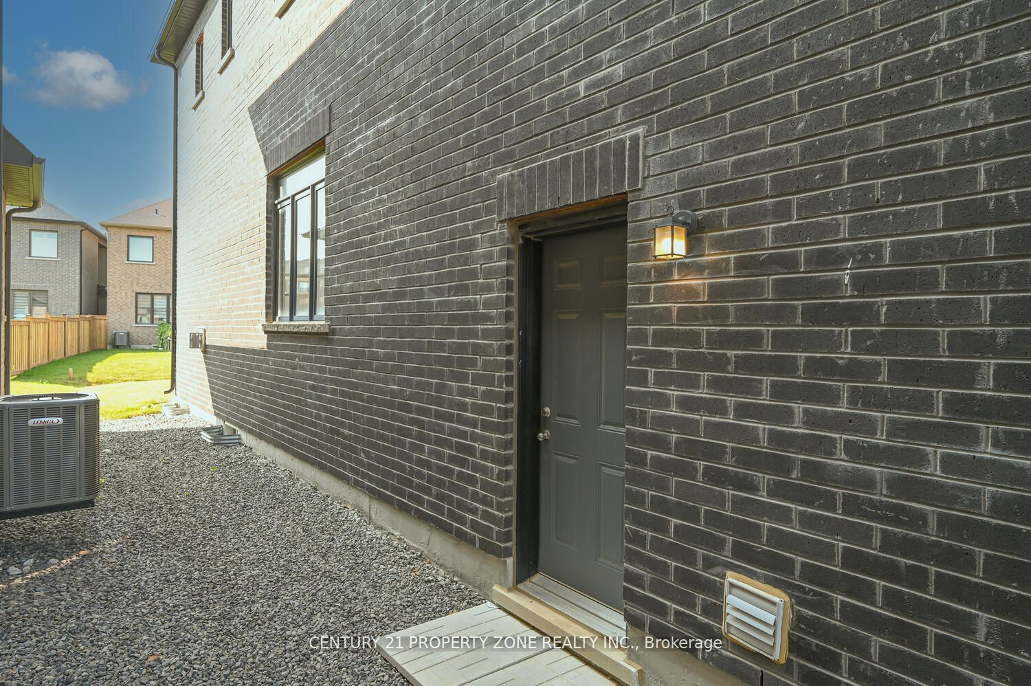 20 Tweedhill Ave