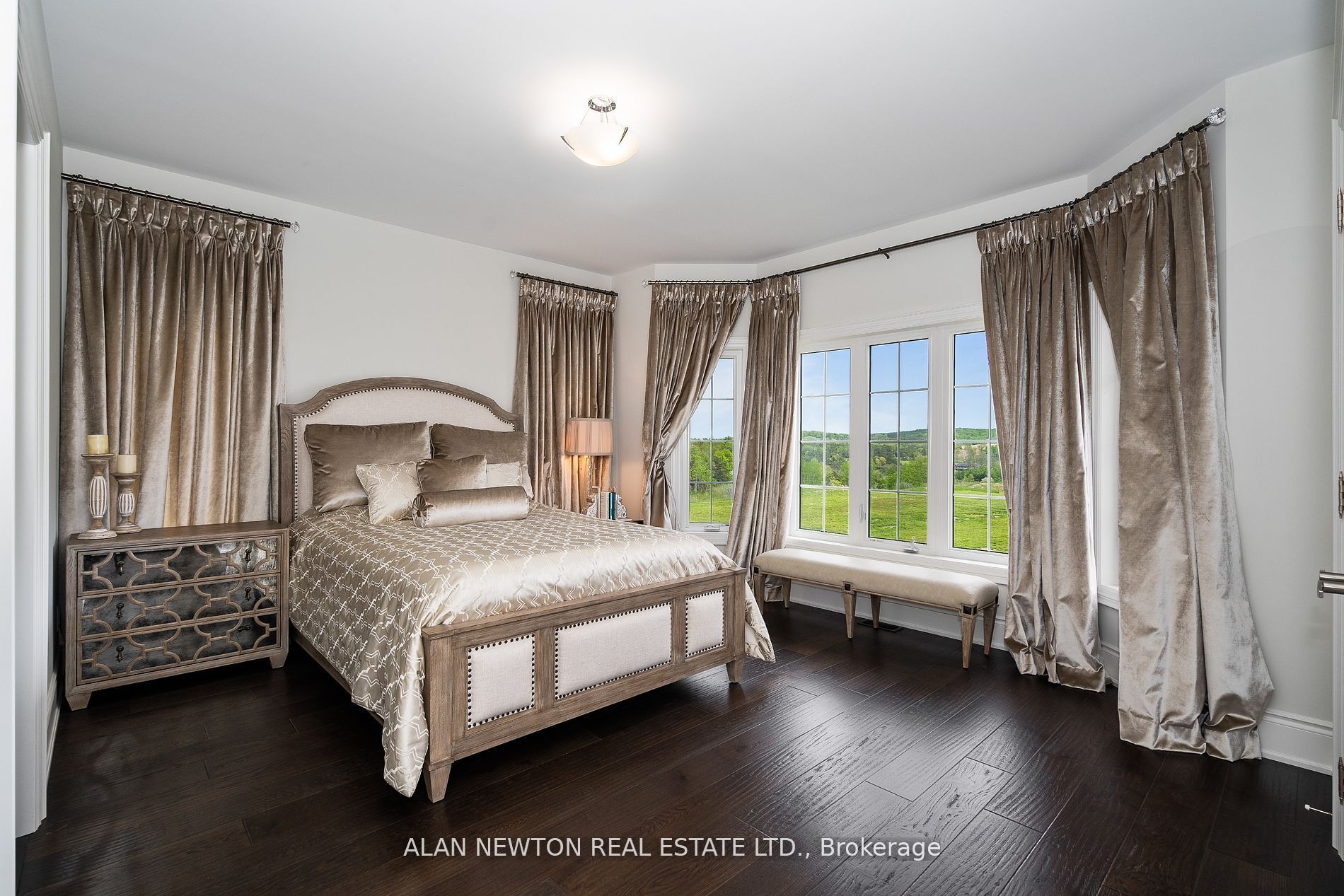 276 Amos Dr