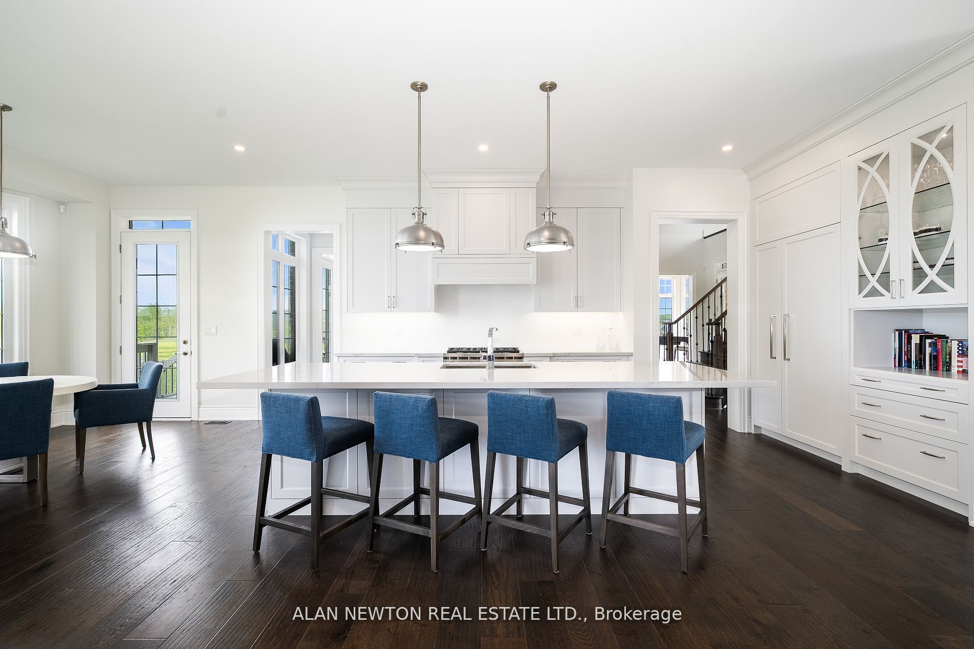 276 Amos Dr