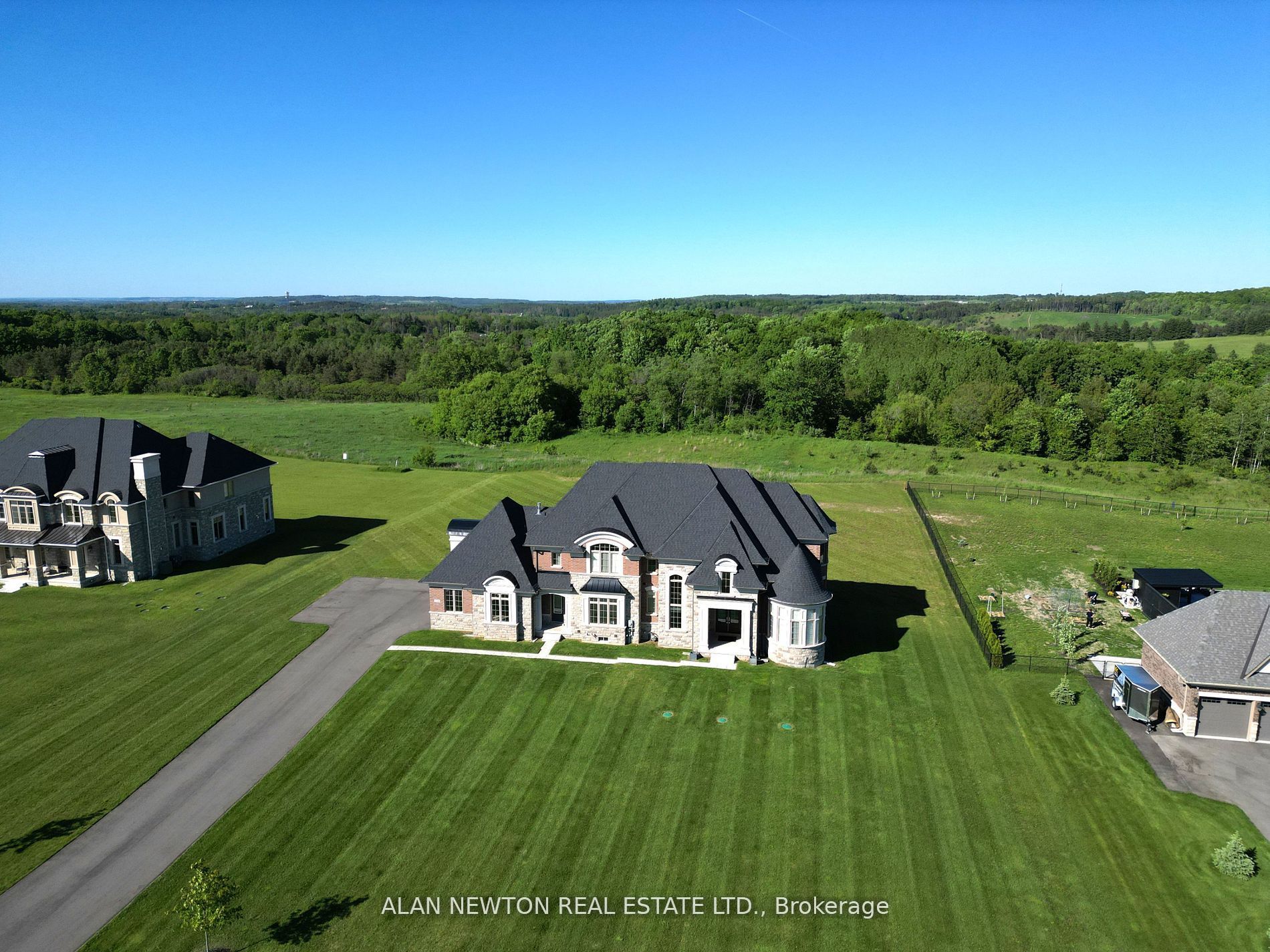276 Amos Dr