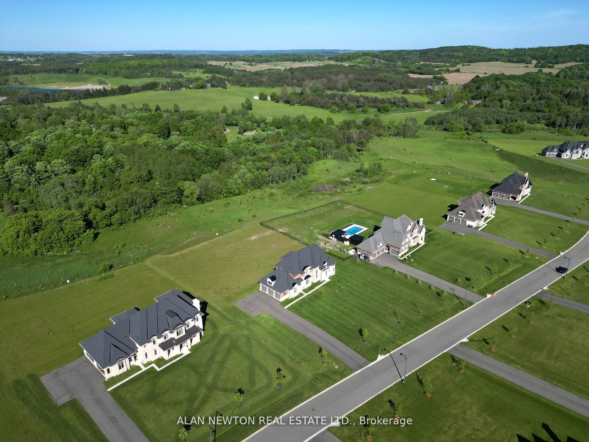 276 Amos Dr