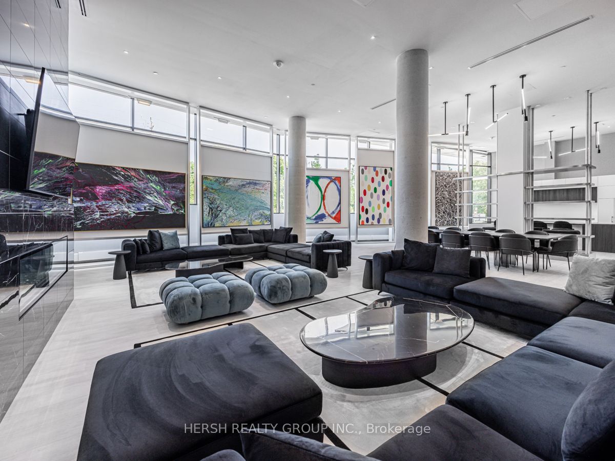 160 Kingsway Cres, #411