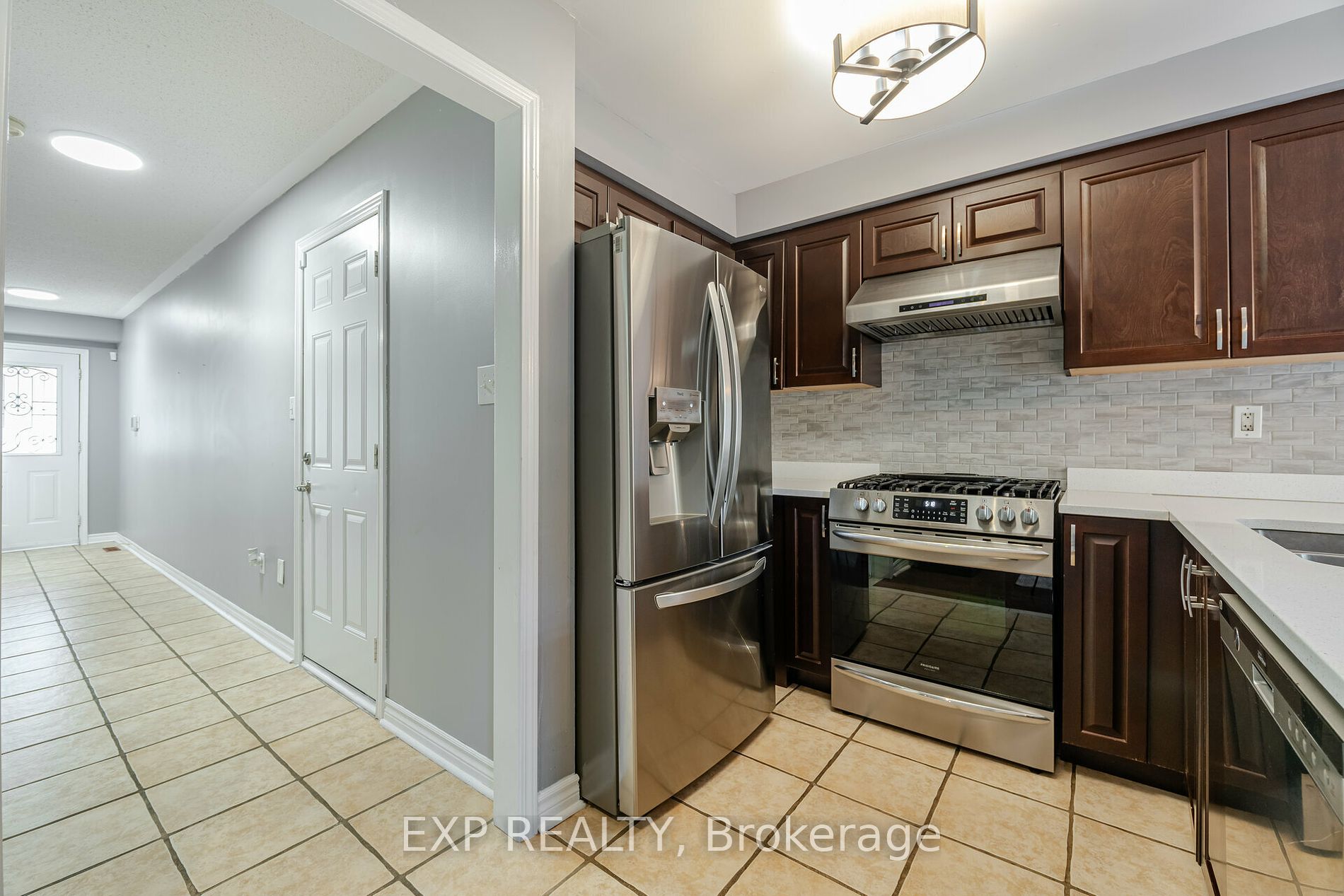 84 Tianalee Cres