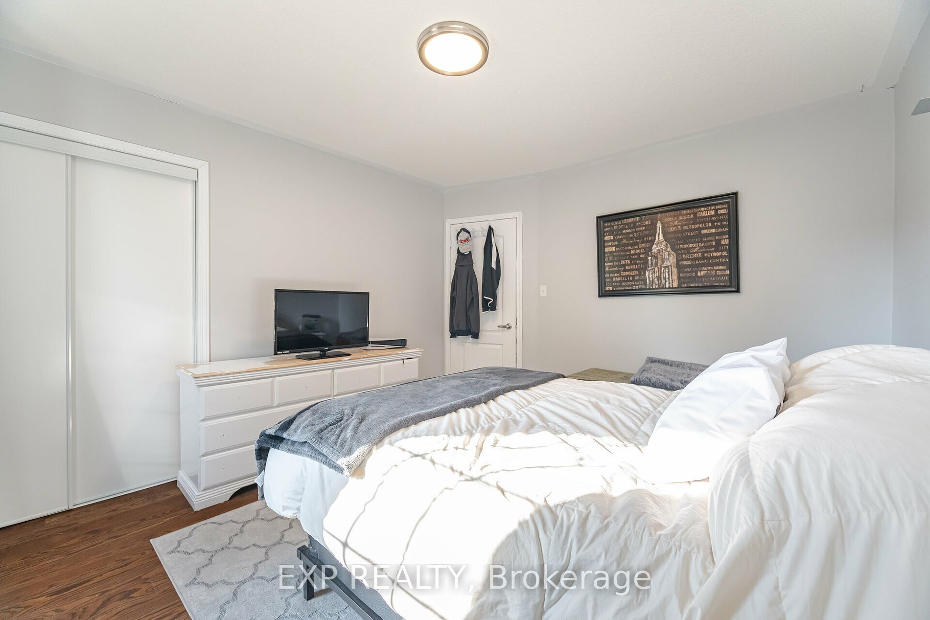 84 Tianalee Cres