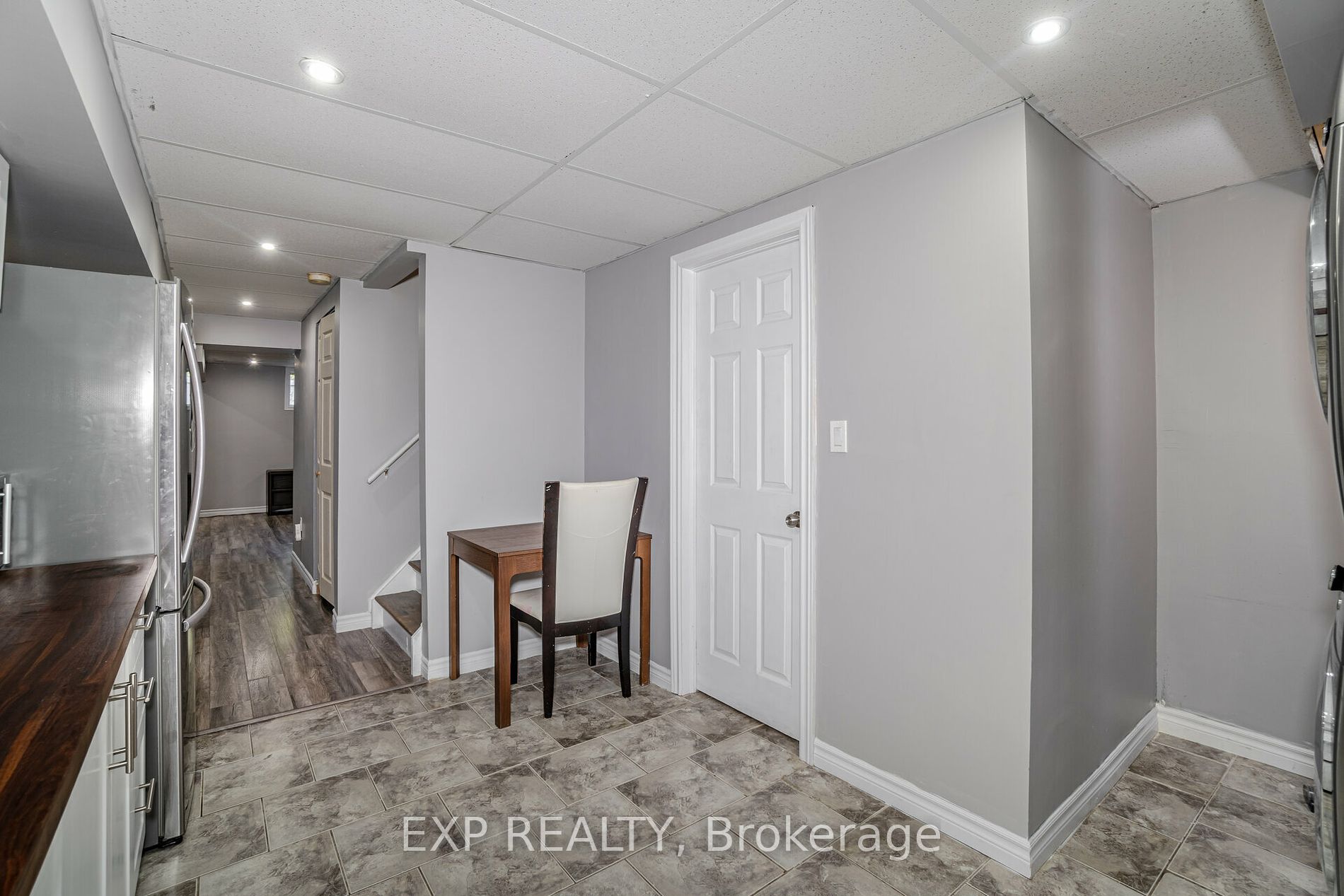 84 Tianalee Cres