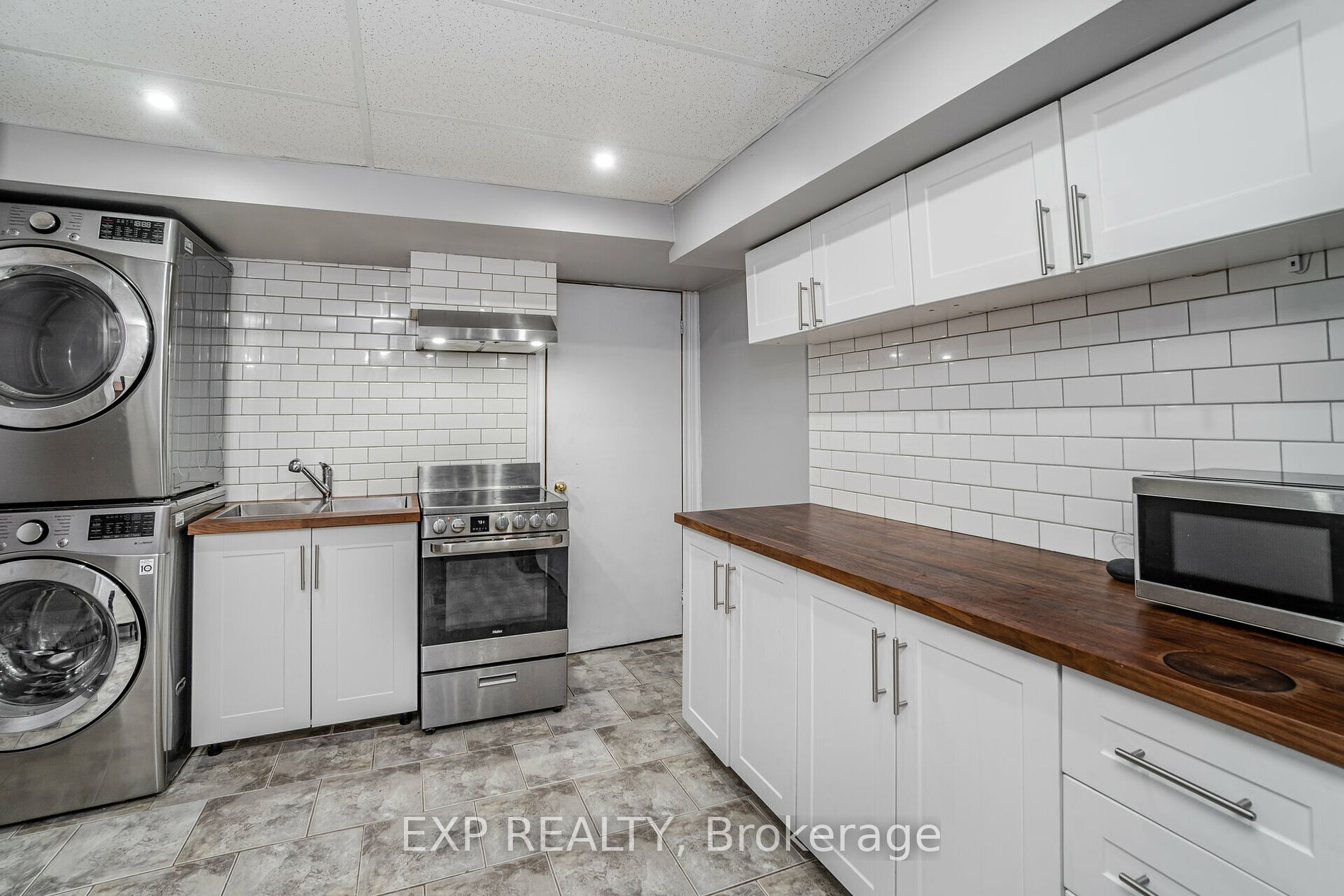 84 Tianalee Cres