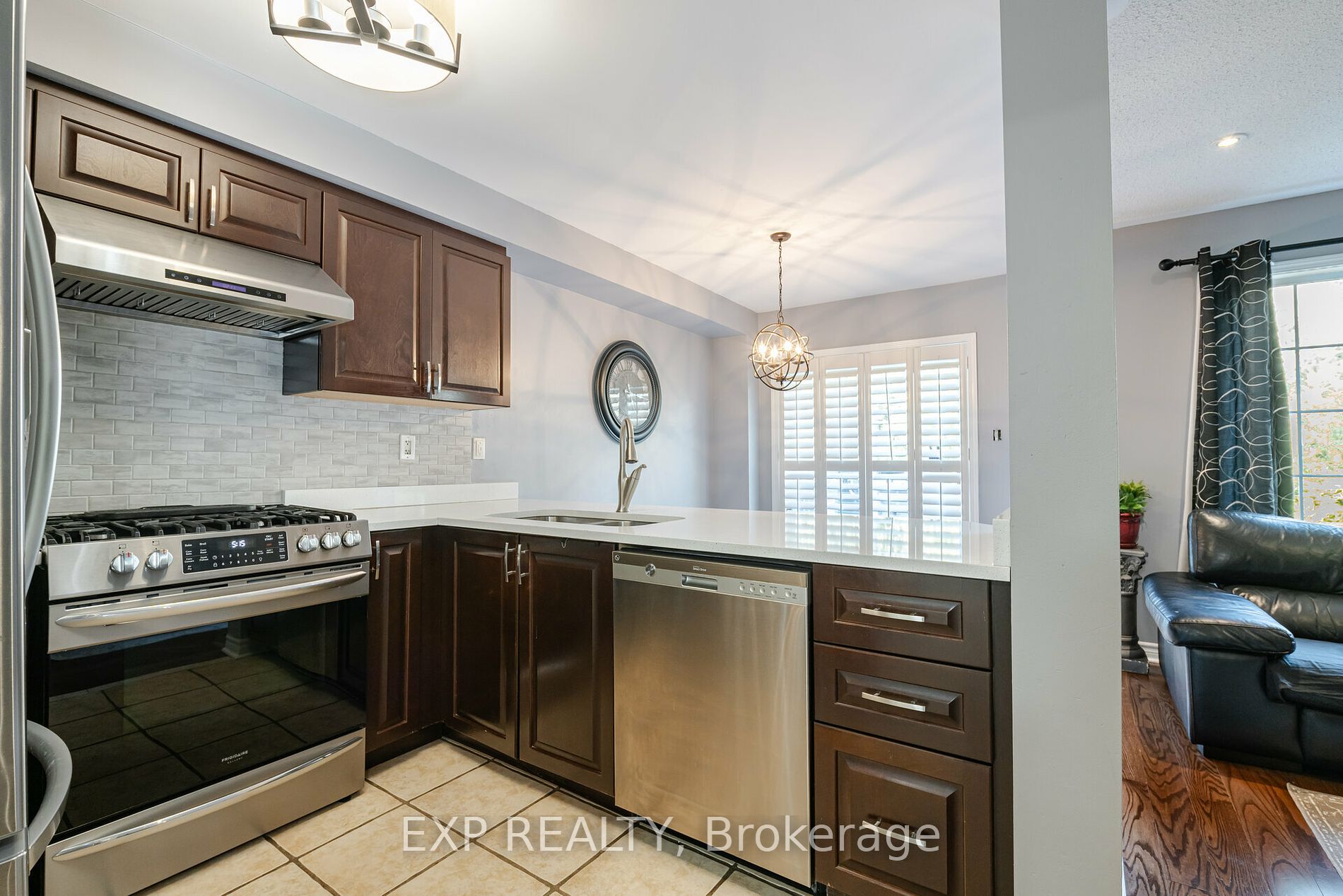 84 Tianalee Cres