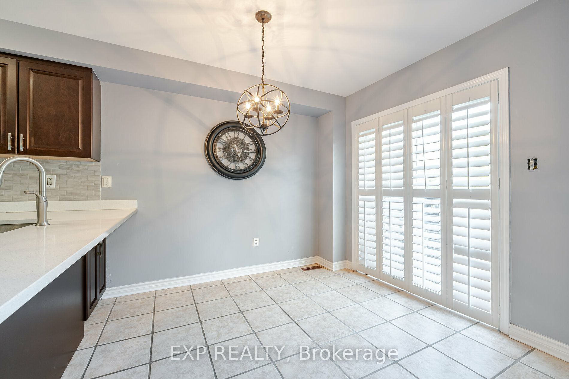 84 Tianalee Cres
