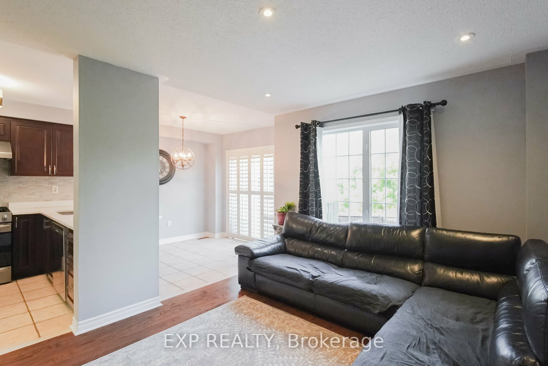 84 Tianalee Cres
