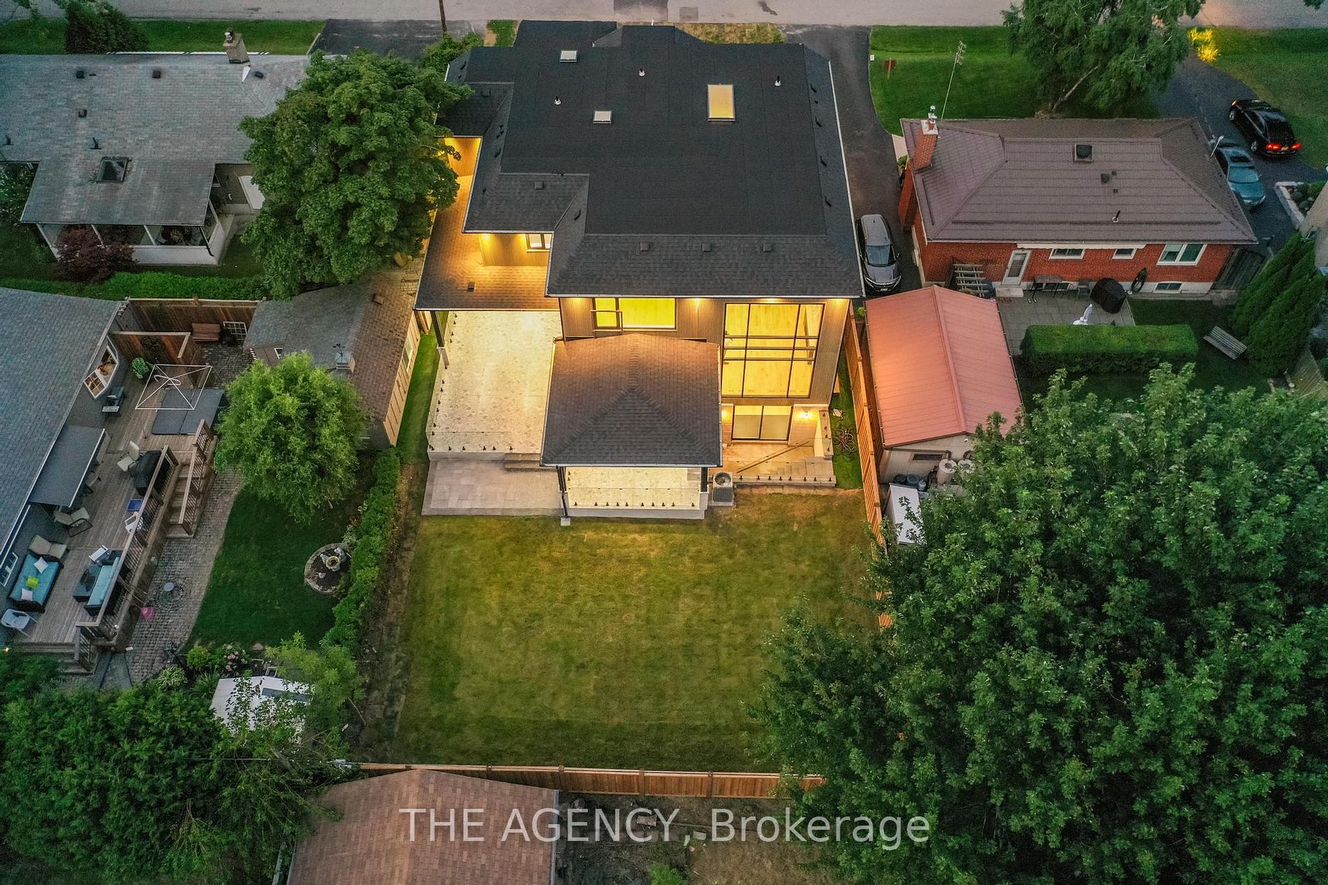 318 Woodale Ave