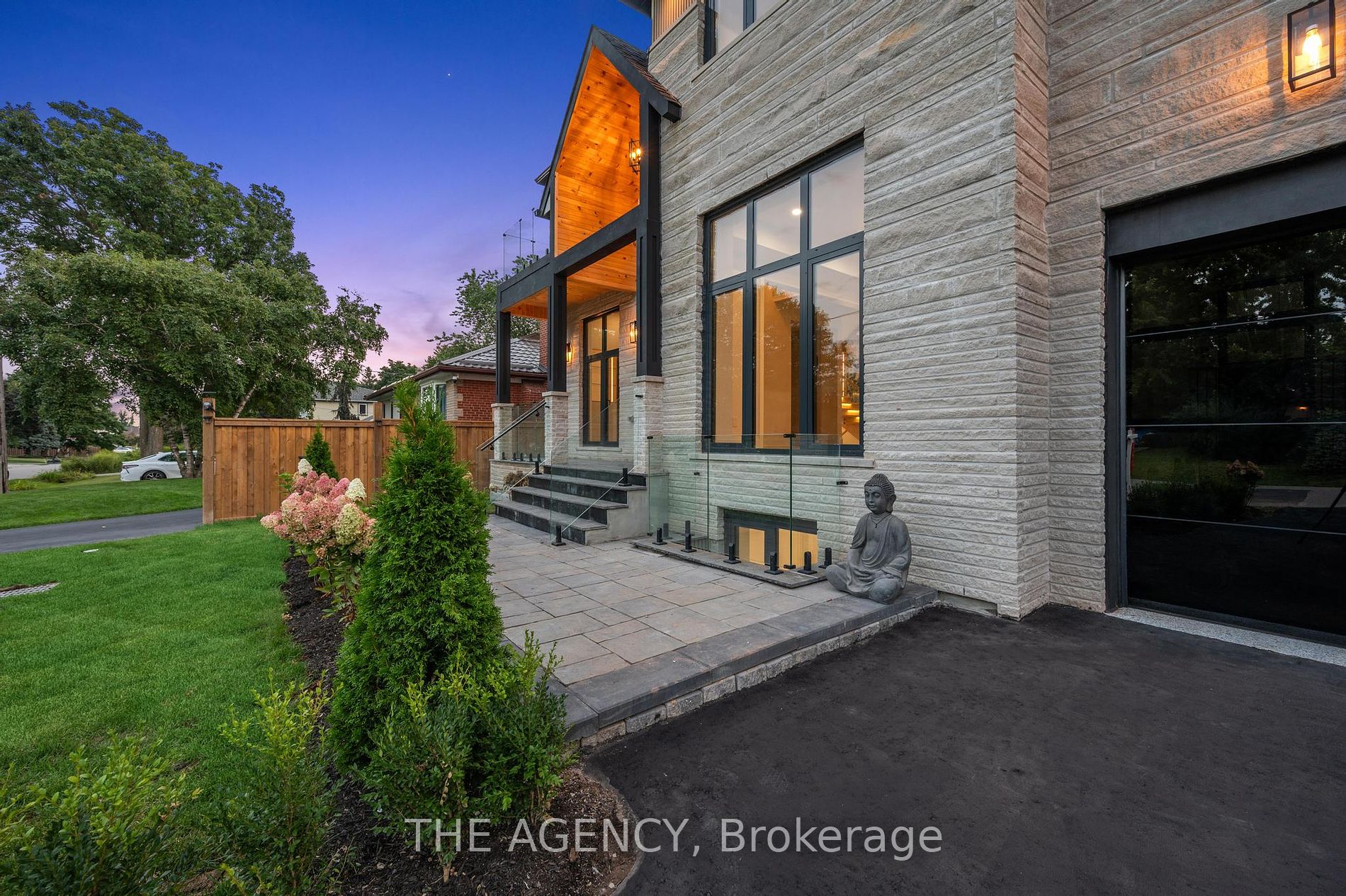 318 Woodale Ave