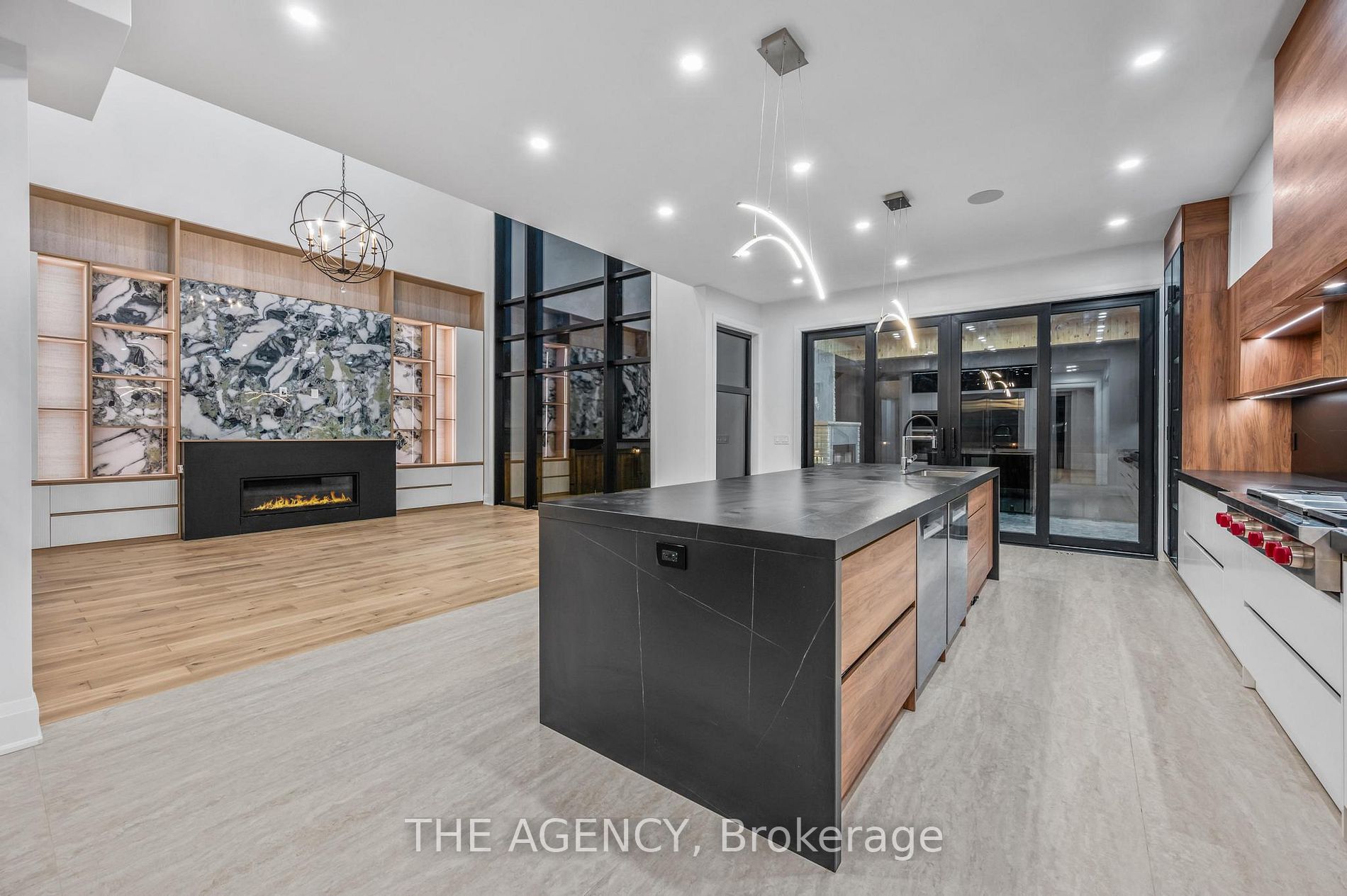 318 Woodale Ave