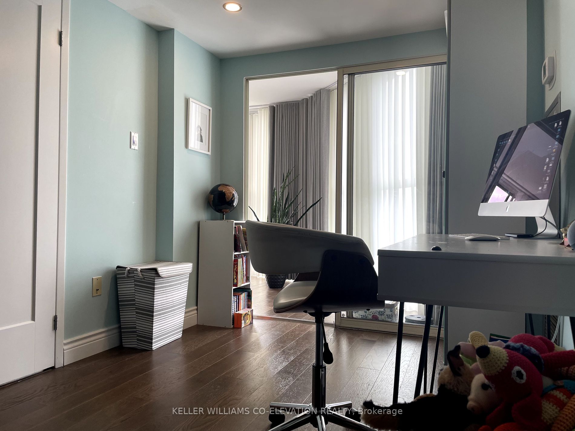 2091 Hurontario Street, #707