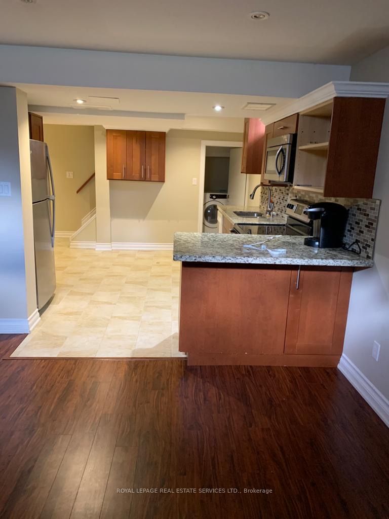 2256 Manor Hill Dr, #Lower