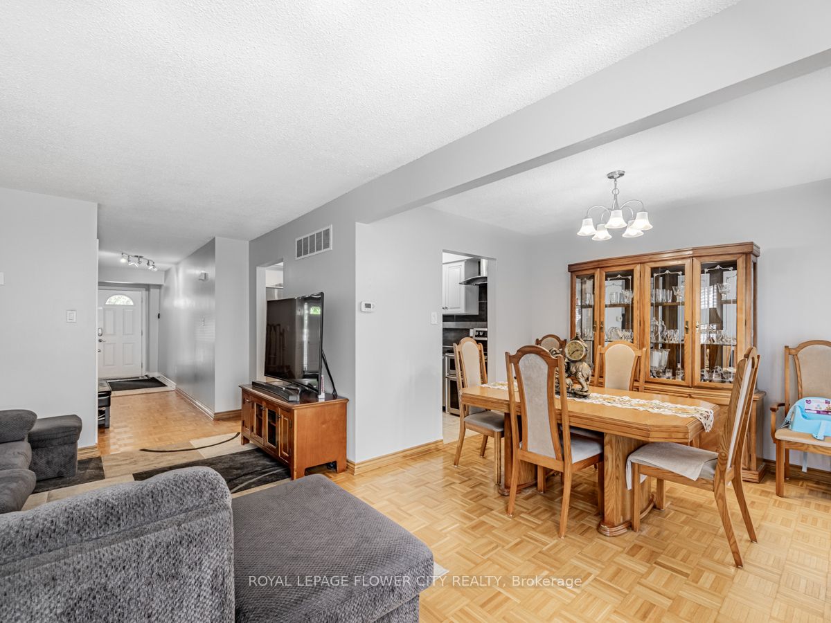 750 Burnhamthorpe Road E, #31