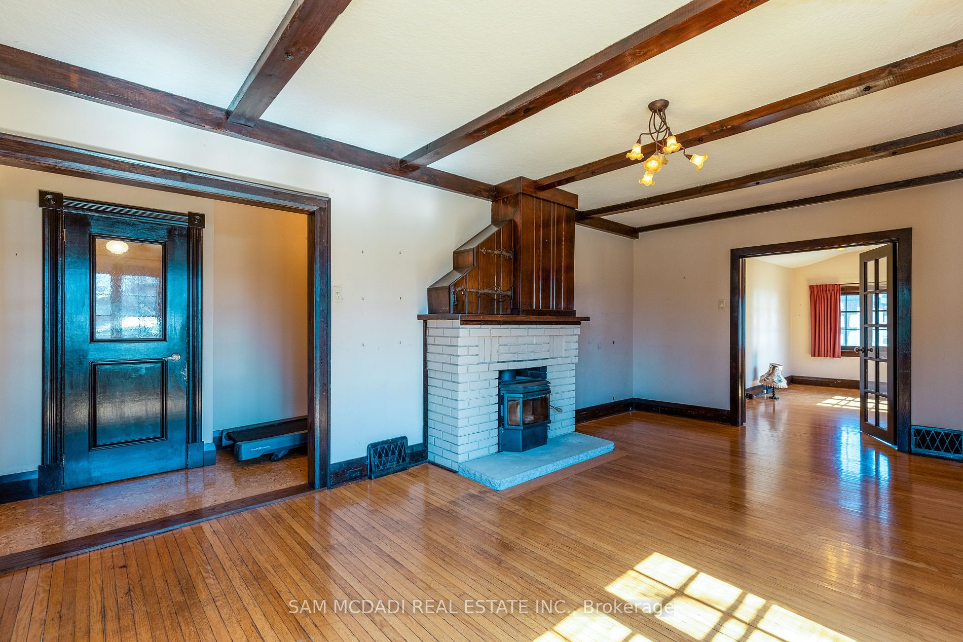 62 Maple Avenue S