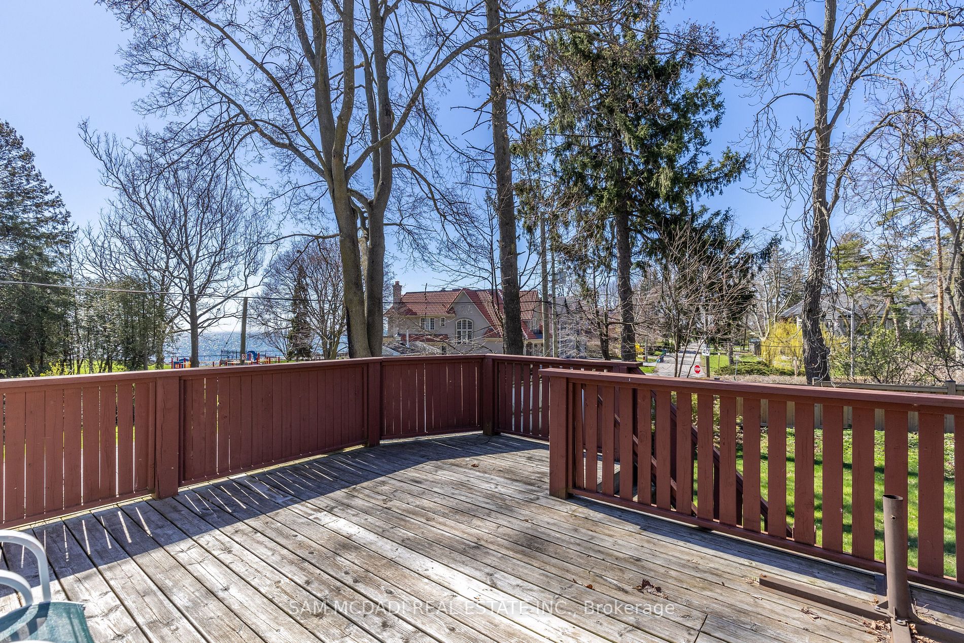 62 Maple Avenue S