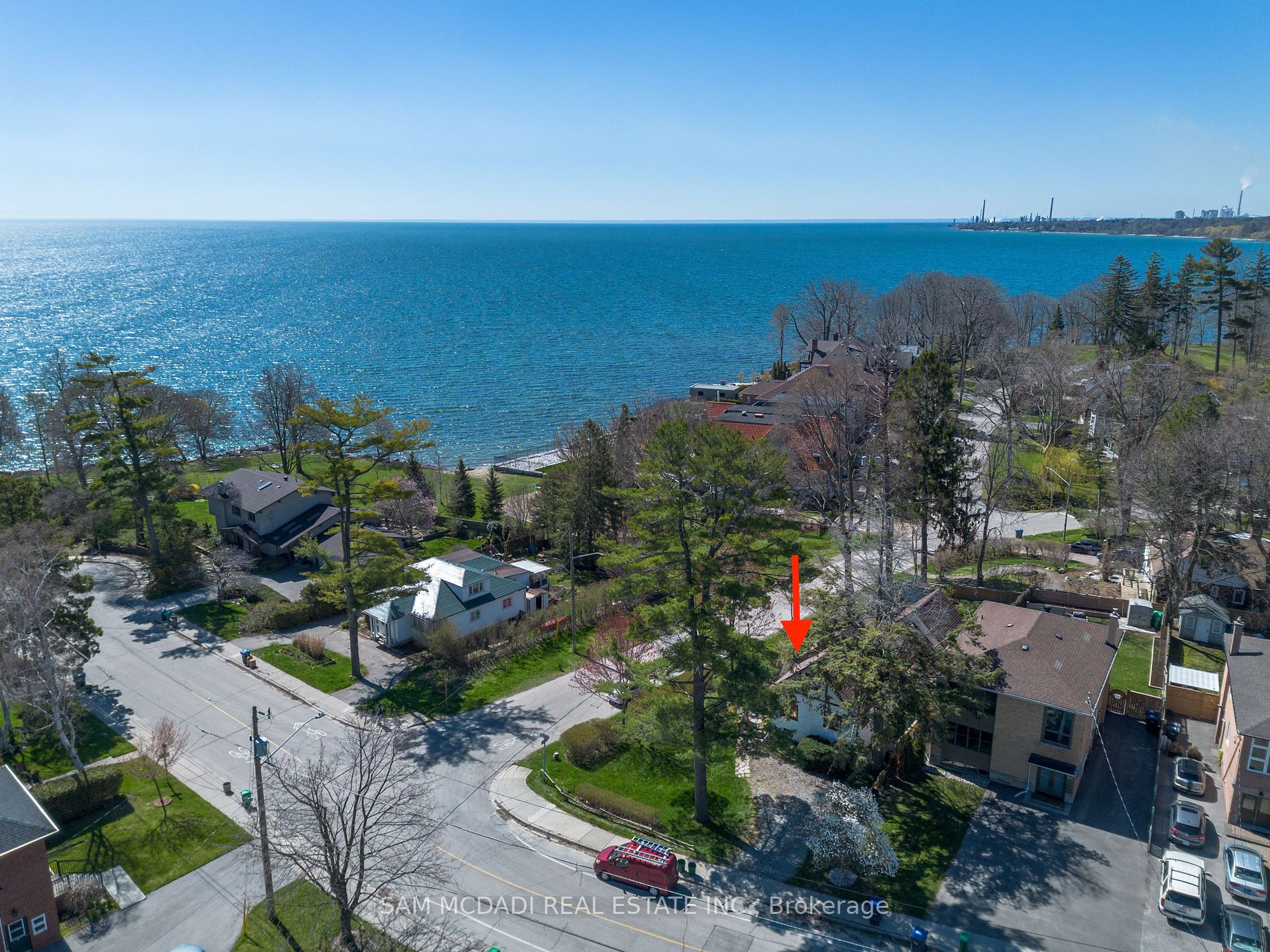 62 Maple Avenue S