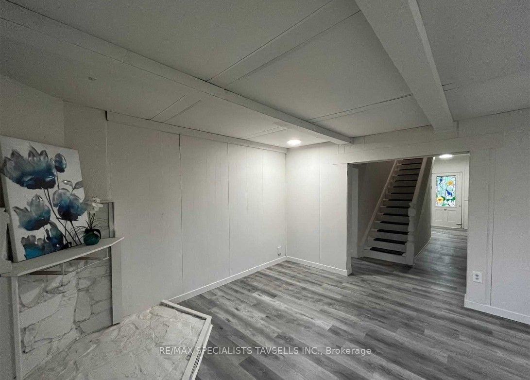 2 Mckenzie St