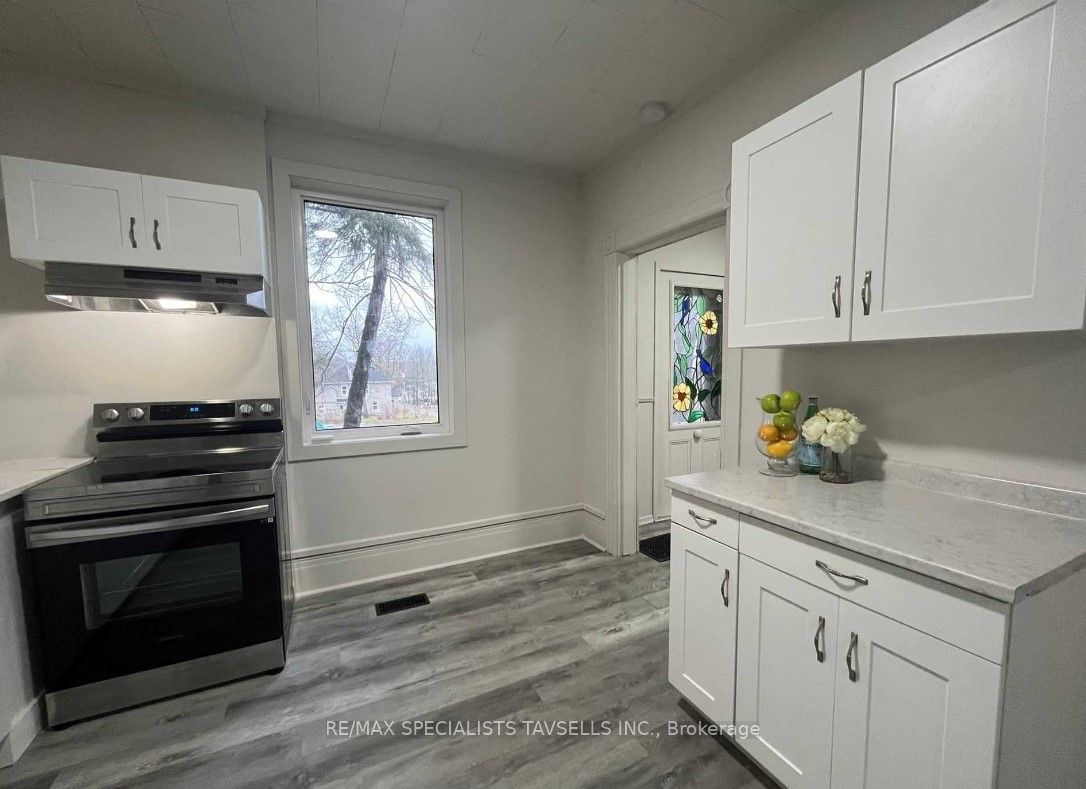2 Mckenzie St