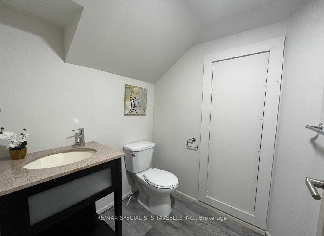 2 Mckenzie St