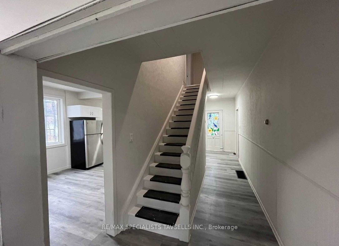 2 Mckenzie St