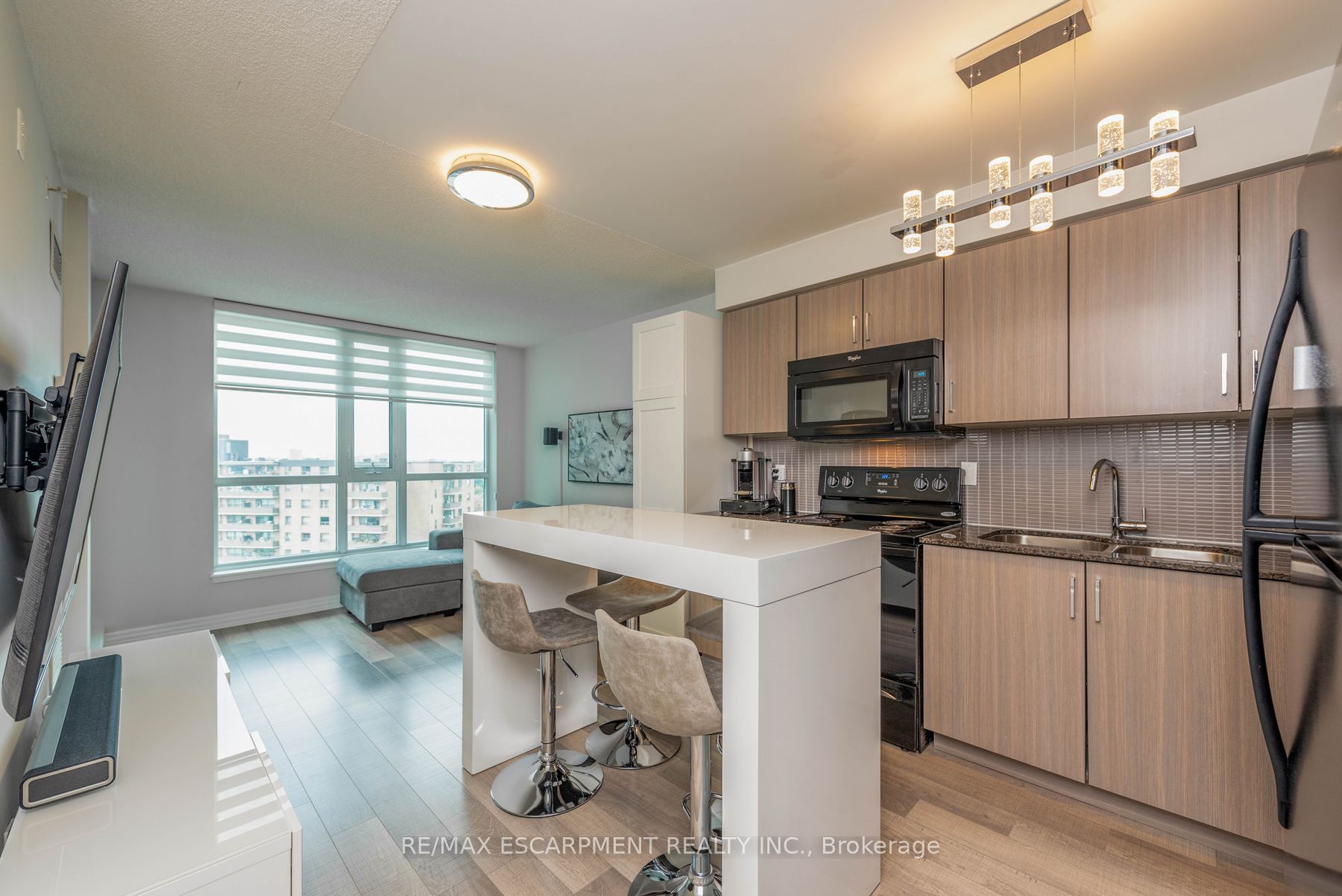 80 Esther Lorrie Dr, #802